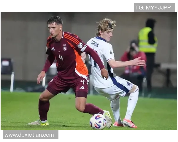 足球球星过人技巧解析与个性化风格展示 足球球星过人技巧解析与个性化风格展示